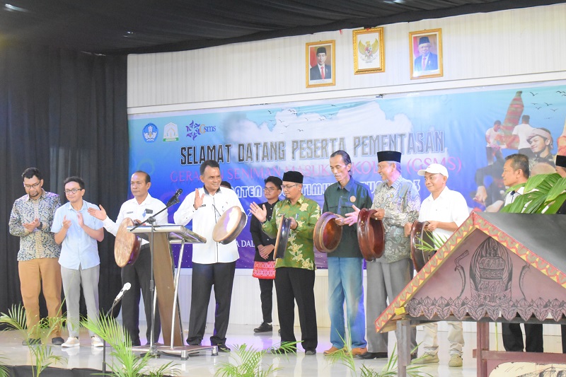 Kepala MAN IC Aceh Timur Hadiri Pembukaan Pementasan Gerakan Seniman Masuk Sekolah (GSMS)