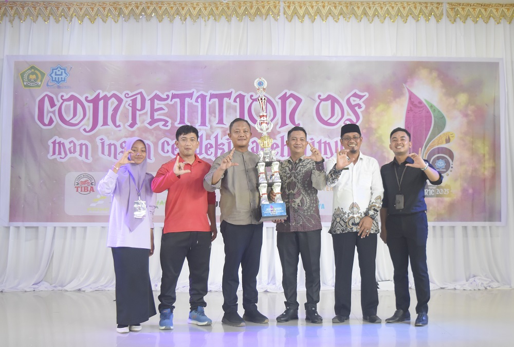 853 Peserta Meriahkan COMIC 2025, Kepala MAN IC Aceh Timur Zulkarnain, S.Pd.I., MA, Resmi Menutup Ajang Bergengsi